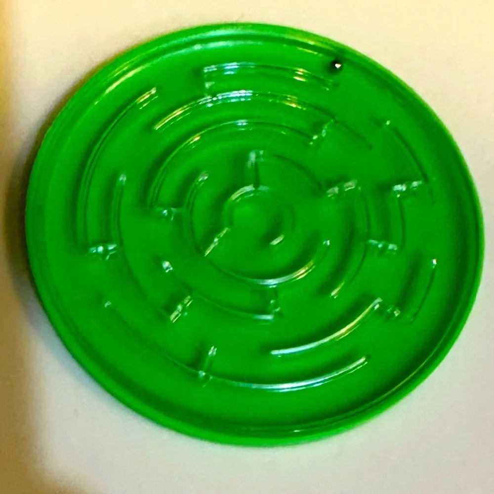 VTG 2.75” GREEN MAZE HANDHELD PUZZLE GAME STRESS 1 BALL BRAIN TEASER EDUCATIONAL